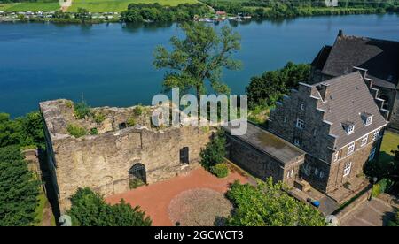 Wetter an der Ruhr, Nordrhein-Westfalen, Deutschland - Stadtansicht von Wetter an der Ruhr mit der Burg Wetter am Harkortsee. Stockfoto