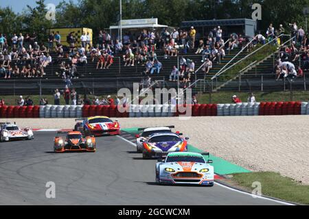 Paul Dalla Lana (CDN) / Pedro Lamy (POR) / Mathias Lauda (AUT) #98 Aston Martin Racing Aston Martin Vantage V8. FIA-Langstrecken-Weltmeisterschaft, Runde 4, Sonntag, 30. August 2015. Nürburgring, Deutschland. Stockfoto