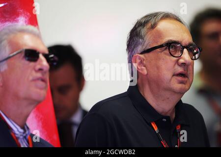 (L bis R): Piero Ferrari (ITA) Ferrari Vice-President mit Sergio Marchionne (ITA), Ferrari President und CEO von Fiat Chrysler Automobiles. Großer Preis von Italien, Samstag, 5. September 2015. Monza Italien. Stockfoto