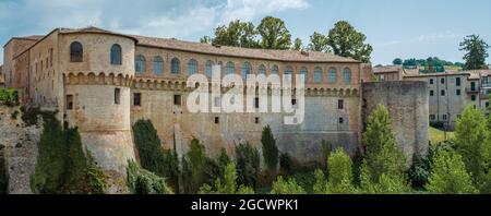 Der Herzogspalast von Urbania, Renaissance-Stadt am Metauro-Fluss, Provinz Pesaro und Urbino, Marken, Italien. Stockfoto