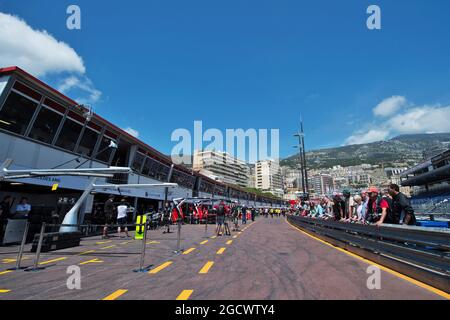 Die Boxengasse. Großer Preis von Monaco, Mittwoch, 25. Mai 2016. Monte Carlo, Monaco. Stockfoto
