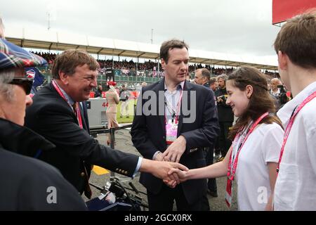 George Osborne MP (GBR) Schatzkanzler am Start. Großer Preis von Großbritannien, Sonntag, 10. Juli 2016. Silverstone, England. Stockfoto