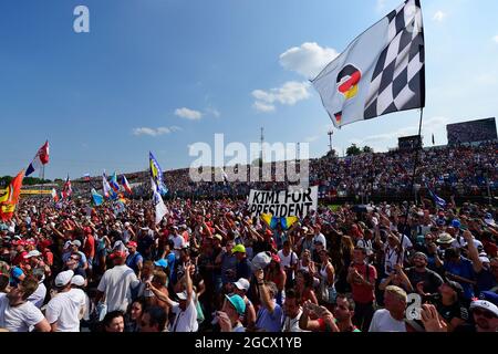 Fans auf dem Podium. Großer Preis von Ungarn, Sonntag, 24. Juli 2016. Budapest, Ungarn. Stockfoto