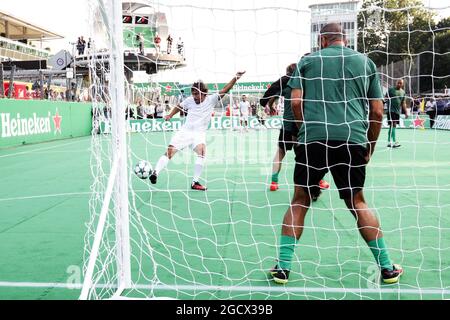 Fernando Alonso (ESP) McLaren beim wohltätigen Fußballspiel 5 pro Spielmannschaft. Großer Preis von Italien, Donnerstag, 1. September 2016. Monza Italien. Stockfoto