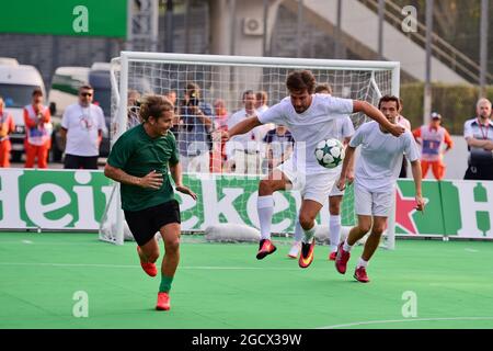 Fernando Alonso (ESP) McLaren beim wohltätigen Fußballspiel 5 pro Spielmannschaft. Großer Preis von Italien, Donnerstag, 1. September 2016. Monza Italien. Stockfoto