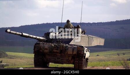 Nahaufnahme eines Kampfpanzers der British Army Challenger 2 FV4034 bei einer militärischen Übung, Salisbury Plain, Wiltshire UK Stockfoto