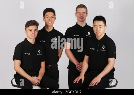 Fahrer der Renault Sport Academy (L bis R): Max Fewtrell (GBR); Jack Aitken (GBR); Jarno Opmeer (NLD); Sun Yue Yang (CHN). Start des Renault Sport Formel-1-Teams RS17, Hauptsitz der Royal Horticultural Society, London, England. Dienstag, 21. Februar 2017. Stockfoto