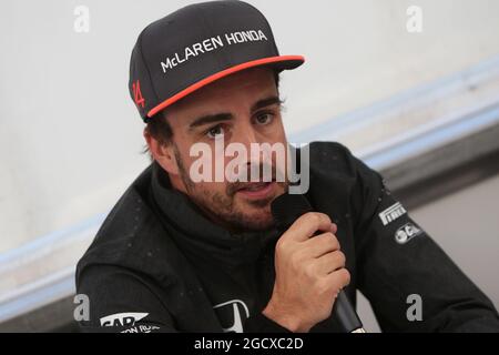 Fernando Alonso (ESP) McLaren. Formel-1-Tests, Tag 1, Montag, 27. Februar 2017. Barcelona, Spanien. Stockfoto