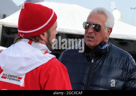 (L bis R): Gino Rosato (CDN) Ferrari mit Piero Ferrari (ITA) Ferrari Vice-President. Formel-1-Tests, Tag 3, Mittwoch, 1. März 2017. Barcelona, Spanien. Stockfoto