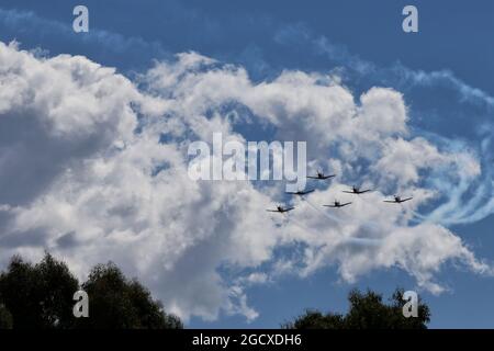 Eine Luftanzeige. Großer Preis von Australien, Samstag, 25. März 2017. Albert Park, Melbourne, Australien. Stockfoto