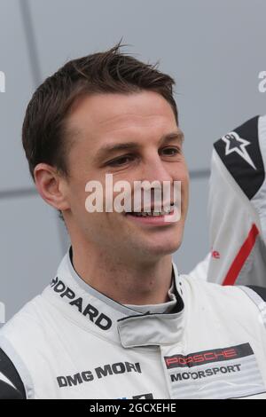 Earl Bamber (NZL) #02 Porsche LMP Team, Porsche 919 Hybrid. FIA-Langstrecken-Weltmeisterschaft, Runde 1, Freitag, 14. April 2017. Silverstone, England. Stockfoto