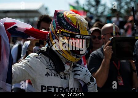 Rennsieger Lewis Hamilton (GBR) Mercedes AMG F1 feiert im Parc Ferme. Großer Preis von Kanada, Sonntag, 11. Juni 2017. Montreal, Kanada. Stockfoto
