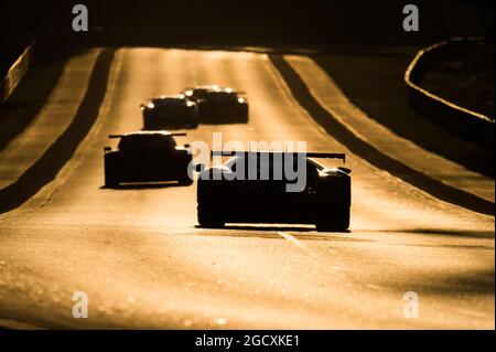 Bei schwachem Licht. FIA-Langstrecken-Weltmeisterschaft, 24 Stunden von Le Mans - Rennen, Samstag, 17. Juni 2017. Le Mans, Frankreich. Stockfoto