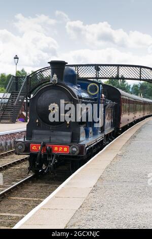 Dampfeisenbahn. Caledonian Railway 0-6-0 C.R. Nr. 828 Ankunft am Boat of Garten Station.. Speyside Highland Schottland Großbritannien Stockfoto