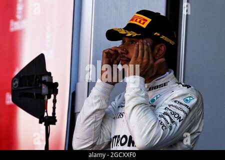 Rennsieger Lewis Hamilton (GBR) Mercedes AMG F1 auf dem Podium. Großer Preis von Japan, Sonntag, 8. Oktober 2017. Suzuka, Japan. Stockfoto