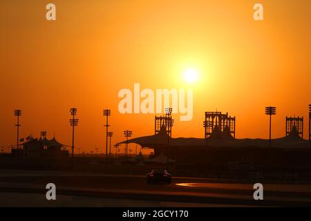 Bei schwachem Licht. FIA-Langstrecken-Weltmeisterschaft, Runde 9, Samstag, 18. November 2017. Sakhir, Bahrain. Stockfoto