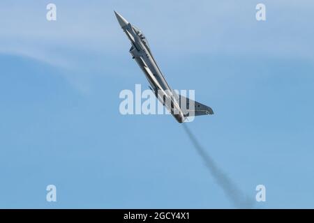 Sevilla, Spanien - 7. Juli 2020: Eurofighter Typhoon (C-16) aus dem 11-flügeligen Kampfflugzeug der spanischen Luftwaffe, das in Sevilla, Spanien, ausgestellt ist Stockfoto