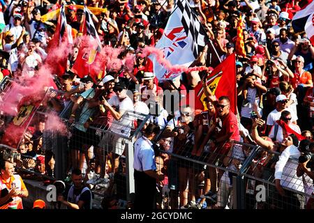 Fans auf dem Podium. Großer Preis von Ungarn, Sonntag, 29. Juli 2018. Budapest, Ungarn. Stockfoto