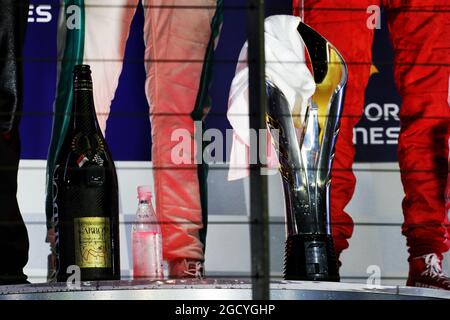 Carbon Champagner und Trophäe auf dem Podium. Großer Preis von Singapur, Sonntag, 15. September 2018. Marina Bay Street Circuit, Singapur. Stockfoto