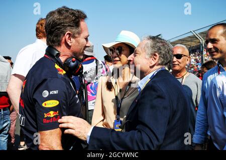 (L bis R): Christian Horner (GBR) Red Bull Racing Team Principal mit Michelle Yeoh (Mal) und Jean Todt (FRA) FIA President am Start. Großer Preis von Australien, Sonntag, 17. März 2019. Albert Park, Melbourne, Australien. Stockfoto