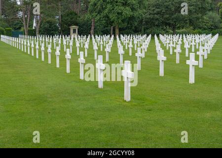 Colleville-Sur-Mer, Frankreich - 08 03 2021: Amerikanischer Friedhof und Gedenkstätte in der Normandie und der Garten der Vermissten Stockfoto