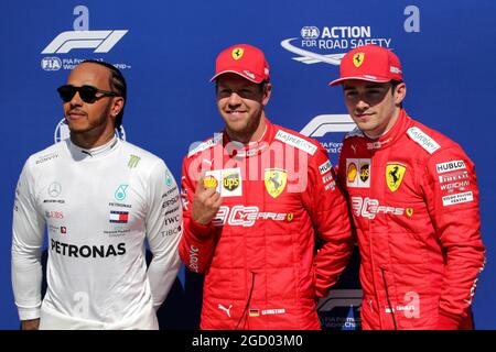 Qualifying Top 3 in Parc Ferme (L bis R): Lewis Hamilton (GBR) Mercedes AMG F1, Zweiter; Sebastian Vettel (GER) Ferrari, Pole Position; Charles Leclerc (MON) Ferrari, Dritter. Großer Preis von Kanada, Samstag, 8. Juni 2019. Montreal, Kanada. Stockfoto