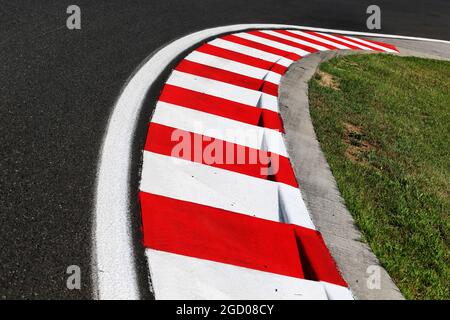 Atmosphäre im Schaltkreis – Details zur Bordsteinkante. Großer Preis von Ungarn, Donnerstag, 1. August 2019. Budapest, Ungarn. Stockfoto