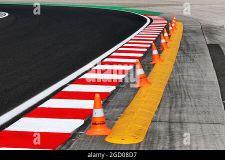 Atmosphäre im Schaltkreis – Details zur Bordsteinkante. Großer Preis von Ungarn, Donnerstag, 1. August 2019. Budapest, Ungarn. Stockfoto