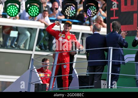 Rennsieger Charles Leclerc (MON) Ferrari feiert auf dem Podium. Großer Preis von Italien, Sonntag, 8. September 2019. Monza Italien. Stockfoto