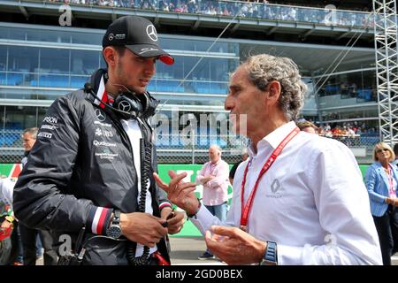 Esteban Ocon (FRA) Mercedes AMG F1 Reserve Driver mit Alain Prost (FRA) Renault F1 Team Special Advisor am Start. Großer Preis von Italien, Sonntag, 8. September 2019. Monza Italien. Stockfoto