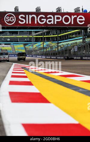 Atmosphäre des Rundgangs - Ausfahrt der Boxengasse. Großer Preis von Singapur, Donnerstag, 19. September 2019. Marina Bay Street Circuit, Singapur. Stockfoto