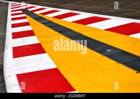 Atmosphäre des Rundgangs - Ausfahrt der Boxengasse. Großer Preis von Singapur, Donnerstag, 19. September 2019. Marina Bay Street Circuit, Singapur. Stockfoto