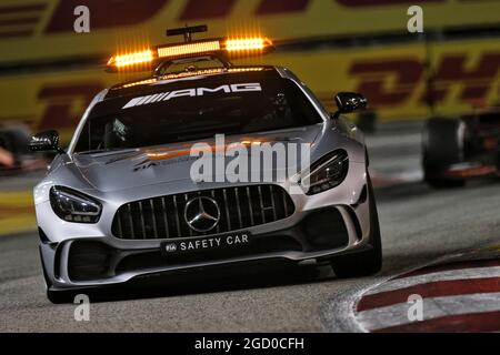 Sebastian Vettel (GER) Ferrari SF90 führt hinter dem FIA Safety Car an. Großer Preis von Singapur, Sonntag, 22. September 2019. Marina Bay Street Circuit, Singapur. Stockfoto