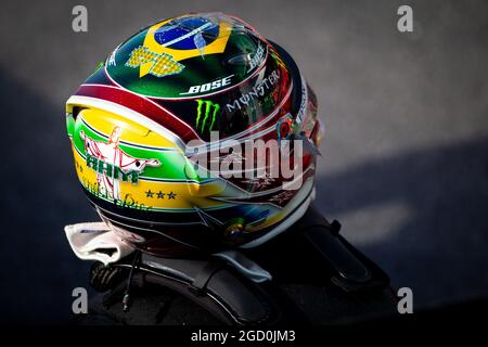 Der Helm von Lewis Hamilton (GBR) Mercedes AMG F1. Großer Preis von Brasilien, Samstag, 16. November 2019. Sao Paulo, Brasilien. Stockfoto