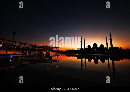Malerisches Abu Dhabi. Abu Dhabi Grand Prix, Donnerstag, 28. November 2019. Yas Marina Circuit, Abu Dhabi, VAE. Stockfoto