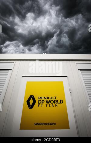 Fahrerlager-Atmosphäre - Renault F1 Team. Großer Preis von Österreich, Mittwoch, 1. Juli 2020. Spielberg, Österreich. Stockfoto