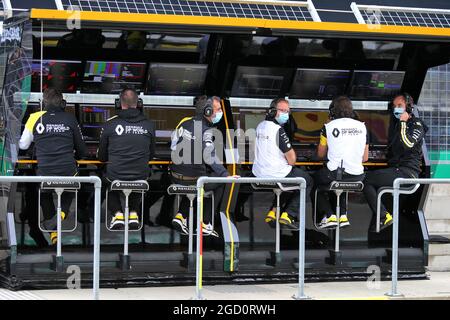 Renault F1 Team Boxenportal. Großer Preis von Österreich, Freitag, 3. Juli 2020. Spielberg, Österreich. Stockfoto