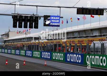 Atmosphäre im Schaltkreis - Startleuchten. Großer Preis von Ungarn, Donnerstag, 16. Juli 2020. Budapest, Ungarn. Stockfoto