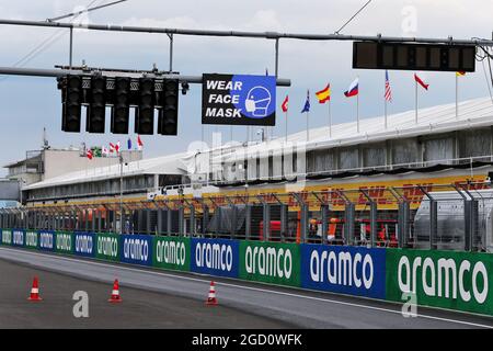 Atmosphäre im Schaltkreis - Startleuchten. Großer Preis von Ungarn, Donnerstag, 16. Juli 2020. Budapest, Ungarn. Stockfoto