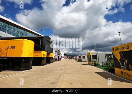 Fahrerlager-Atmosphäre - Renault F1 Team. Großer Preis von Großbritannien, Samstag, 1. August 2020. Silverstone, England. Stockfoto