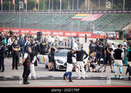 Das Startfeld vor dem Start des Rennens. Großer Preis der Emilia Romagna, Sonntag, 1. November 2020. Imola, Italien. Stockfoto