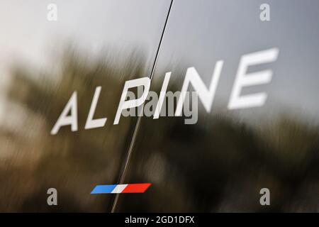 Logo des Alpine F1 Teams. Formula One Testing, Samstag, 13. März 2021. Sakhir, Bahrain. Stockfoto