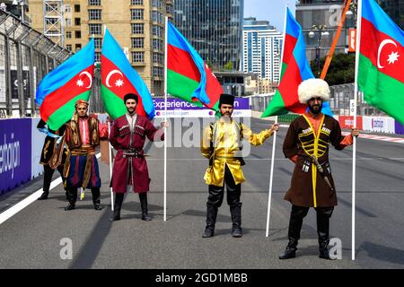 Grid-Atmosphäre. Großer Preis von Aserbaidschan, Sonntag, 6. Juni 2021. Baku City Circuit, Aserbaidschan. FIA Pool-Bild nur zur redaktionellen Verwendung Stockfoto