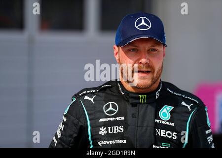 Zweitplatzierter Valtteri Bottas (FIN) Mercedes AMG F1 im Parc Ferme. Großer Preis von Österreich, Sonntag, 4. Juli 2021. Spielberg, Österreich. FIA Pool-Bild nur zur redaktionellen Verwendung Stockfoto