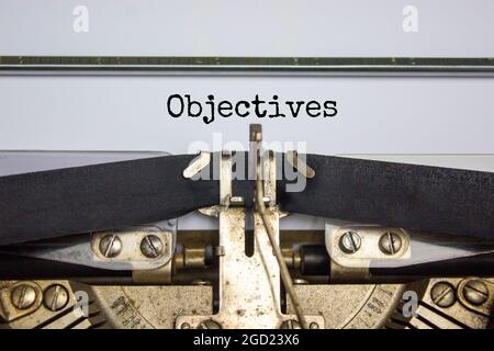 Symbol „Ziele“. Das auf der Retro-Schreibmaschine getippte Konzeptwort „Ziele“. Geschäft, Ziele Konzept. Speicherplatz kopieren. Stockfoto