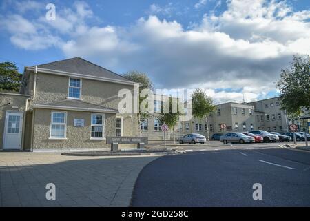 Bantry, West Cork, Irland. August 2021. Die medizinische Prüfeinheit des Bantry General Hospital wird am Mittwoch um 9 Uhr wieder eröffnet. Kredit: Karlis Dzjamko/Alamy Live Nachrichten Stockfoto