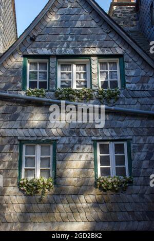 Malerisches Haus im historischen Zentrum von Monschau, Deutschland Stockfoto