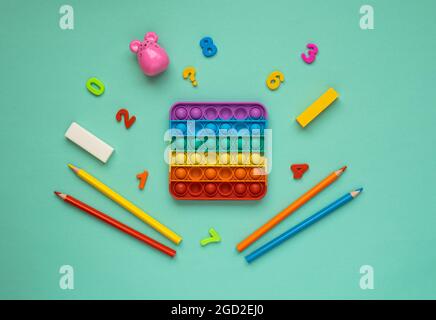 Farbe Pop it Antistress Spielzeug für Kinder. Pop it Spielzeug. Stockfoto
