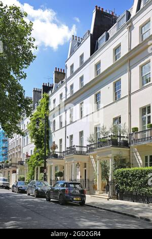 Häuser auf der Nordseite des Chester Square, Belgravia, London, Großbritannien. Einige der teuersten Häuser in London. Teil des Landgutes Grosvenor. Stockfoto