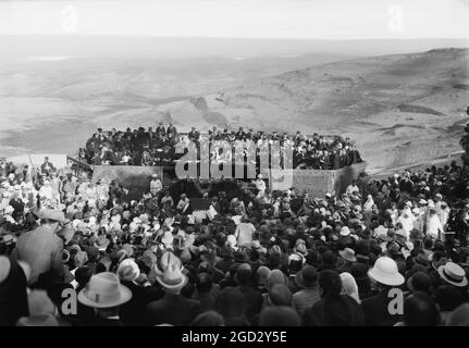 Hebrew University und Lord Balfour's Besuch. Sir Herbert Samuel spricht bei der Eröffnung ca. 1925 Stockfoto